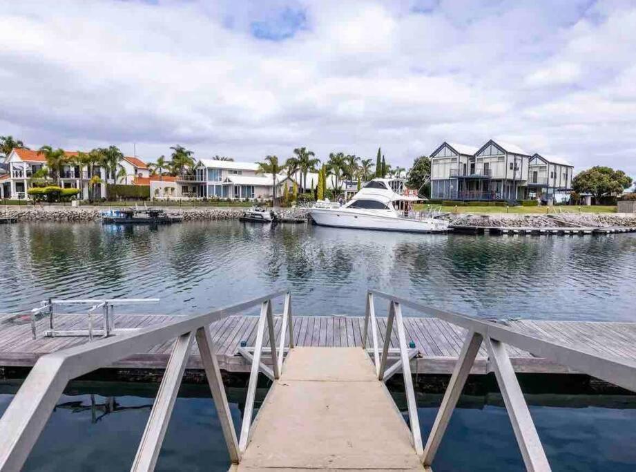 The Blacklighters-Waterfront Retreat Port Lincoln Exterior foto